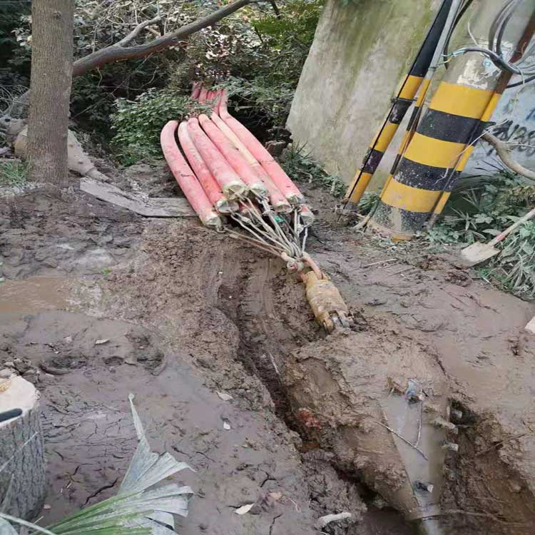 新田拖拉管